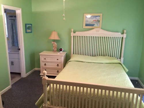 2BR/2BA Oceanfront Condo, Pool, Sleeps 6, monthly optional b/w nov and feb 28th