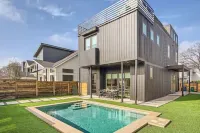 Dip into the 512 Experience! 6 Bdrms W/Pool Mins to DT