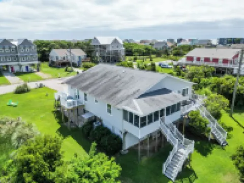 Amazing Coastal Views/Beach 3 Min/Fully Stocked, Family Friendly, Fun, Games!