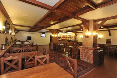 Rest House (Рест Хаус)