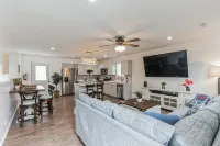 Cozy Beach Cottage just minutes from historic Cape May Pet Friendly!