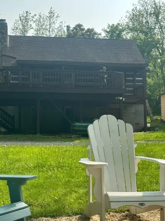 Shenandoah river front cabin, hot tub, fireplace, cabin, screened in porches.