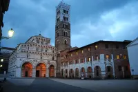 Ideal Position for Visiting Tuscany.Private Parking.Owner at Disposal.