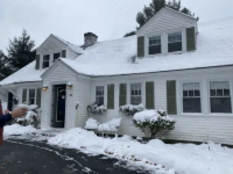 Cape Home In the Beautiful Berkshires - Near Lenox & Bousquet Hotels in Pittsfield
