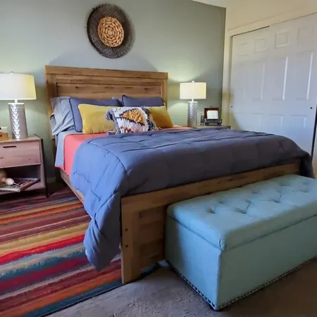 Amazing Location steps from Historic Old Town, Museums and Restaurants