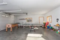 PRIVATE Luxury Lake Home with 5+ BR and Gourmet Kitchen-22 Foot Pontoon Included