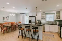 Vacation on Vista close to beach & downtown Ocean Springs! Includes golf cart!