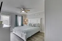 Updated villa minutes walk to the beach. Seasonal heated outdoor pool Các khách sạn ở 