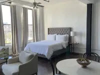 Spacious Loft in Historic Baggs Square Hotels in Utica