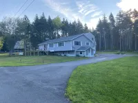 Close to everything and away from it all. Hotels in Knox County