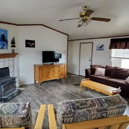 Peaceful/Beautiful Mountain Views & centrally located to all the mountain fun