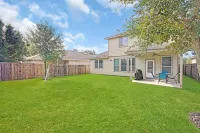 Elegant 5 bedrooms vacation home Hotel dekat Cruisin Tikis Lake Conroe