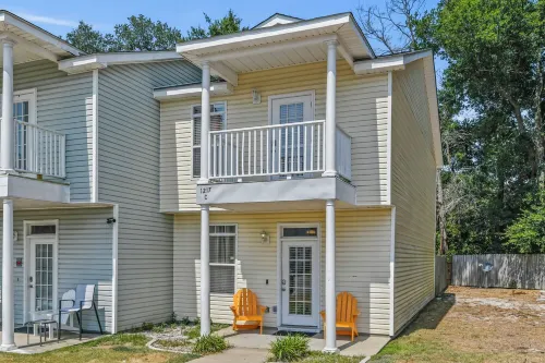 3 Bedroom Beach Townhouse17, one block to beach, Gulfport/Biloxi - 3 ดาว