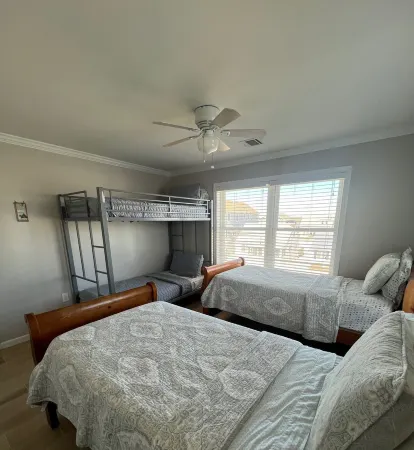 A cozy house that sleeps 10 just a few blocks from the beach