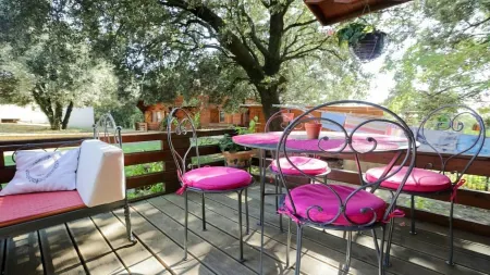 CHALET IN THE HEART OF THE ALPILLES