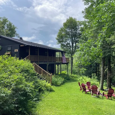Cozy Manchester Getaway with Amazing Views!!!