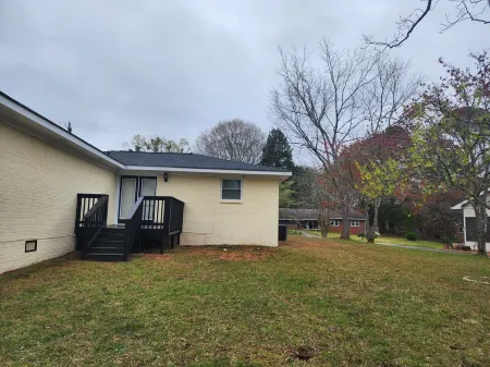 Welcome to the Hollywood of the South!  2 miles from Covington Square.