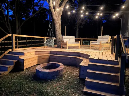 AMAZING Lake Views - Modern Luxury, Pet-friendly, Cowboy Pool, 2 King Beds!