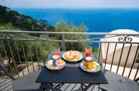 On the Amalfi Coast: Romantic House "BOUGANVILLEA" Hotels in Furore