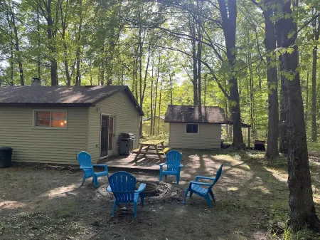 Cozy Cabin, Private 10 Acres Close to Atv Trail & Lake