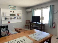 Convenient central Marathon location, canal view.