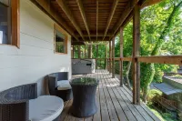 NAPA Suite • Hot Tub • Downtown • Original Art