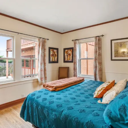 Historic Spanish Home - Walk to the Beach, Restaurants and Shopping!