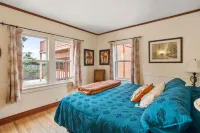 Historic Spanish Home - Walk to the Beach, Restaurants and Shopping!