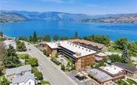 Waterfront 2-bed/2bath Suite w/Indoor Pool & Hot Tub