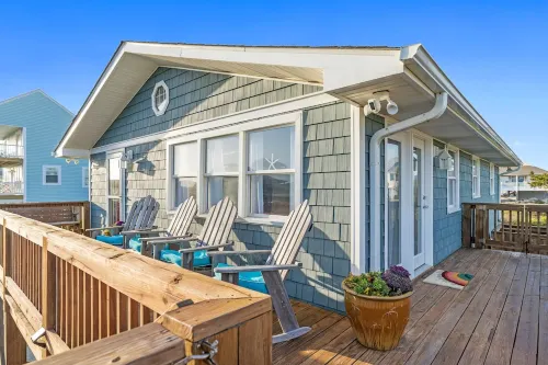 Steps to the Beach! 5Br Home w/ Ocean Views & Large Deck. Arcade for Kids!