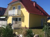1st location on the beach of Lake Kummerow, a pleasure not only in summer Hotels in Verchen