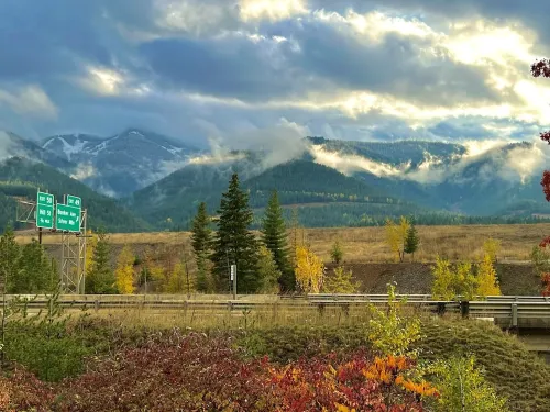 Bright Condo With Views & Easy Access to CDA River.  Minutes From Gondola!