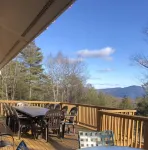Hickory Hill Mountaintop charming family friendly quiet very private lake view