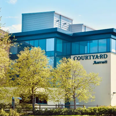 Courtyard Glasgow Airport Hotels near Paisley Gilmour Street