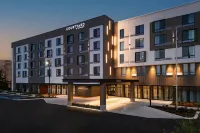 Courtyard Cleveland TN - parking