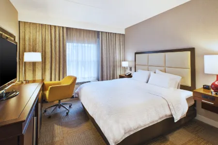 Hampton Inn & Suites Providence/Warwick-Airport