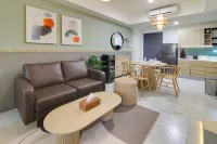 2BR Collins W/ Pool Hoteles en Pinang