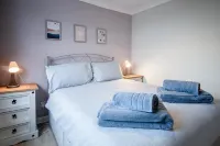 Swanbrook - 2 Bedroom Chalet- Freshwater East - Parkering