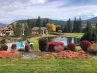 Golf Course View Condo • Quick Walk to Downtown Leavenworth & Resort Pools!