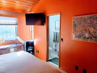 Beautiful Oceanfront Home, Gorgeous Views, jacuzzi, Deck and Patio! Best Value!