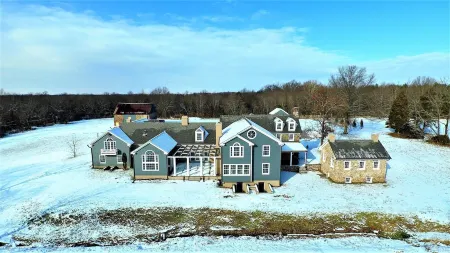 Expansive Modern Farm House On 8 Park-Like Acres