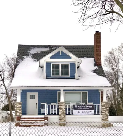 Allen House-3-Story Home-Relocation & Neighboring Construction Ahead of Summer Отели в г. Дженива-он--Лейк