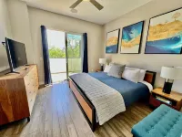 Private RoofTop Hot Tub! 360 Views! Beautiful Townhome!