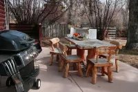 Newly Remodeled Historic Log Cabin on Banks of Horse Creek Hotels in Dubois