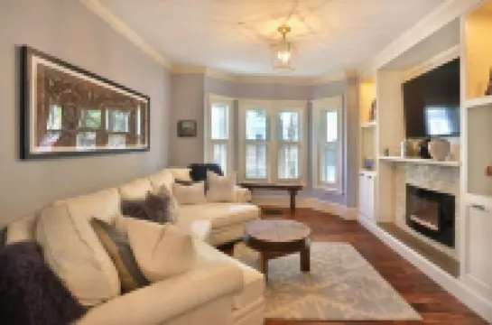 Beautiful 4 Bedroom Home in the Heart of Historic Downtown Newburyport Hotels in Newburyport