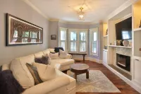 Beautiful 4 Bedroom Home in the Heart of Historic Downtown Newburyport Hotels in Newburyport