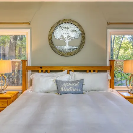 Amazing Mountain View Cabin All Suites - Firepit+Game Room+Karaoke+EV Charger