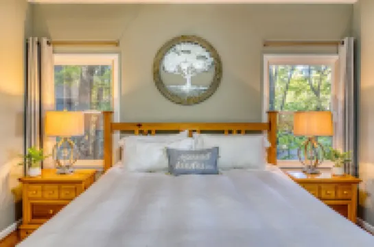 Amazing Mountain View Cabin All Suites - Firepit+Game Room+Karaoke+EV Charger