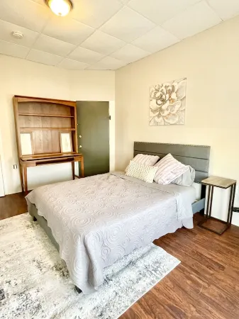 Remodeled Condo Near NYC Manhattan Hospitals Metlife Stadium American Dream Mall Отели рядом со станцией Ньюпорт