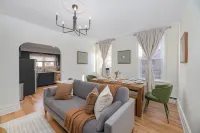 New! 3Bedroom Gem 15 Minutes to NYC with Fast WiFi, AC, Sleeps 9 Guests